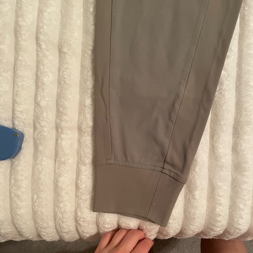 Athleta Headlands Hybrid Trek Jogger - Picture 5 of 10